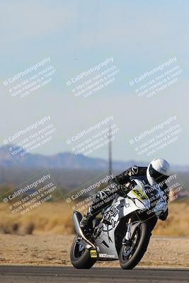 media/Dec-17-2023-CVMA (Sun) [[bf0c04832d]]/Race 2 Amateur Supersport Open/